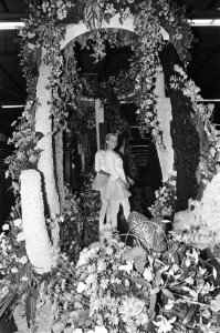 Bloemencorso in Aalsmeer, een der praalwagens in Aalsmeer, Bestanddeelnr 928-7624