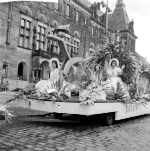 Bloemencorso in Rotterdam Praalwagens, Bestanddeelnr 912-8496 photo