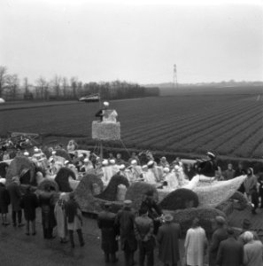 Bloemencorso in de bollenstreek verscheidene praalwagens, Bestanddeelnr 913-9143