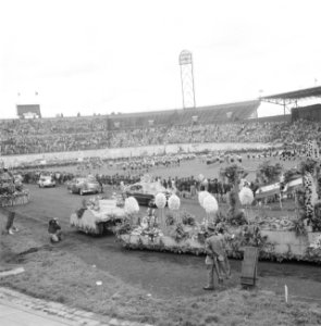 Bloemencorso in het Olympisch Stadion te Amsterdam, Bestanddeelnr 911-5624