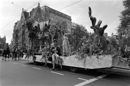 Bloemencorso in Amsterdam, Bestanddeelnr 923-8212