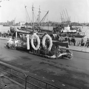 Bloemencorso in Rotterdam als aflsuiting Havenweek 1963, Bestanddeelnr 915-4620
