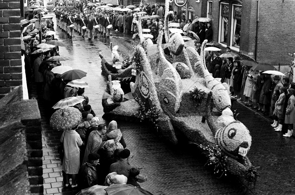 Bloemencorso in de Bollenstreek van Lisse naar Sassenheim, Bestanddeelnr 915-1475