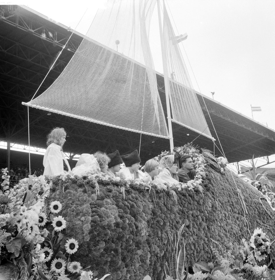 Bloemencorso in het Olympisch Stadion te Amsterdam, Bestanddeelnr 911-5623
