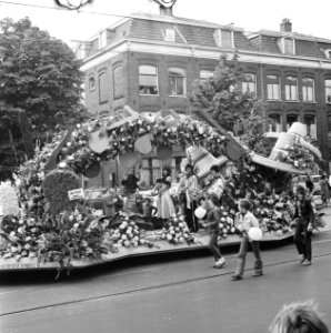 Bloemencorso in Amsterdam, Bestanddeelnr 926-6526