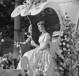 Bloemencorso door Amsterdam, Bestanddeelnr 914-2875