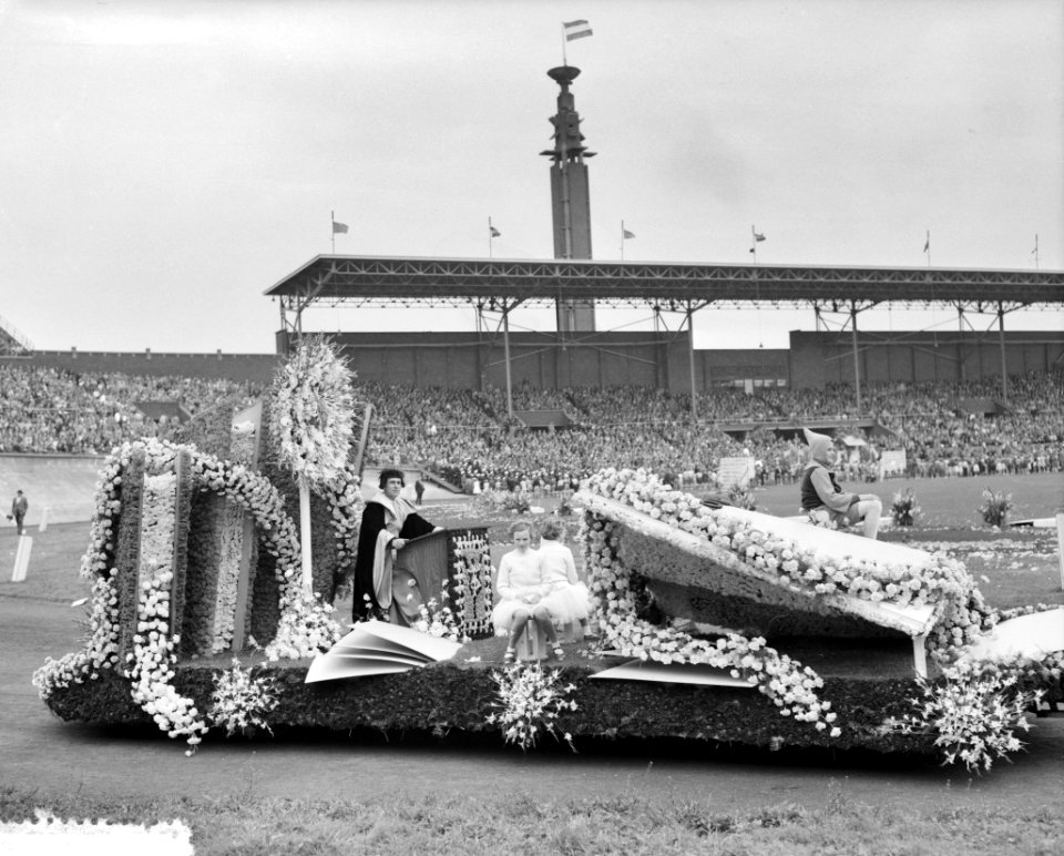 Bloemencorso Amsterdam Olympisch Stadion, Bestanddeelnr 907-9743