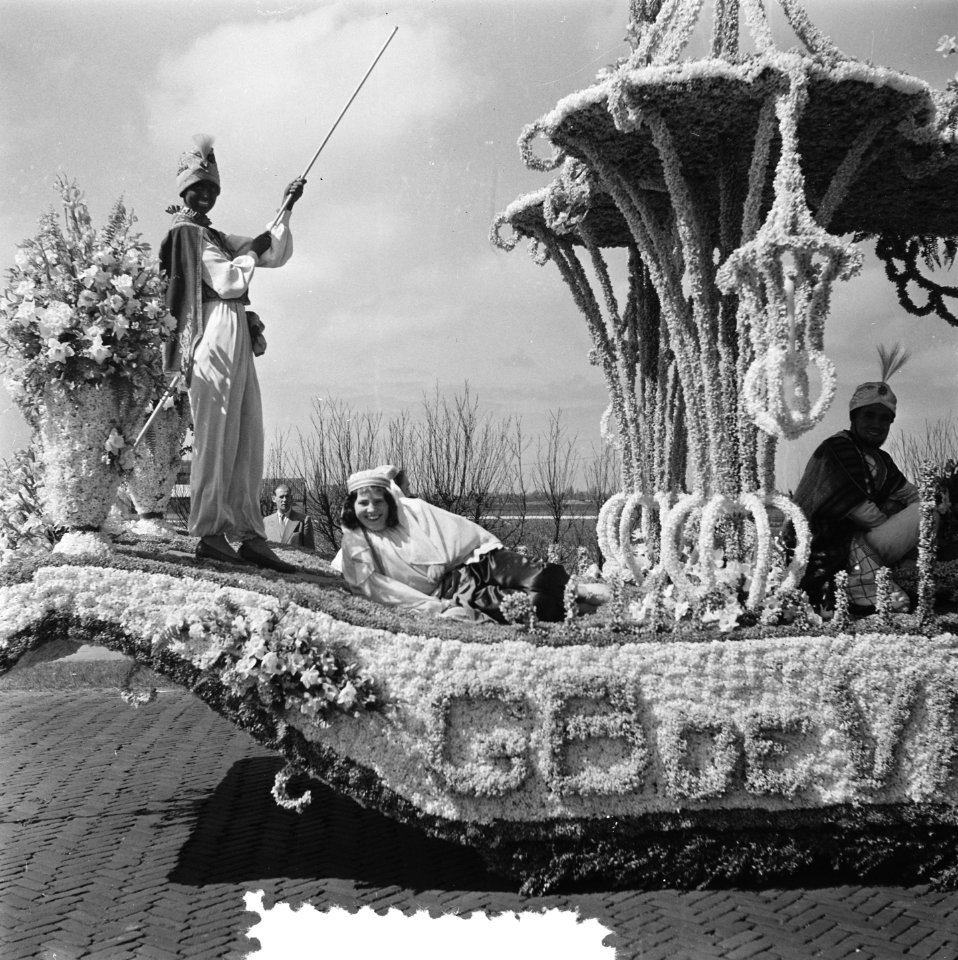 Bloemencorso Melodie in bloemen Bollenstreek, Bestanddeelnr 906-4187