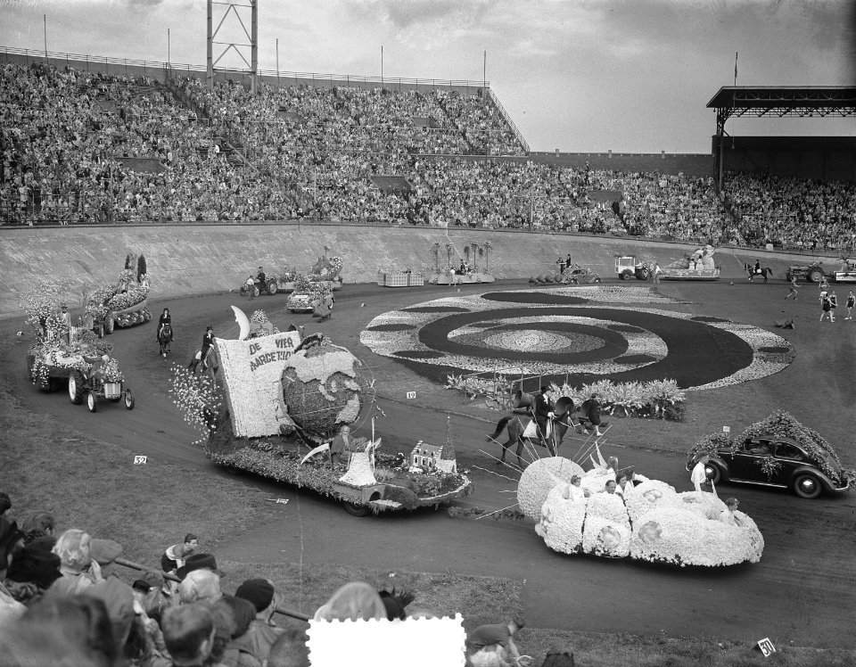 Bloemencorso Stadion Amsterdam, Bestanddeelnr 905-2951