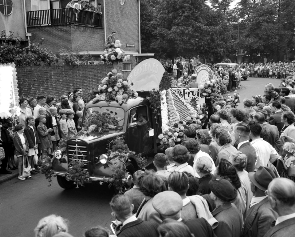 Bloemencorso Hilversum, Bestanddeelnr 905-2833