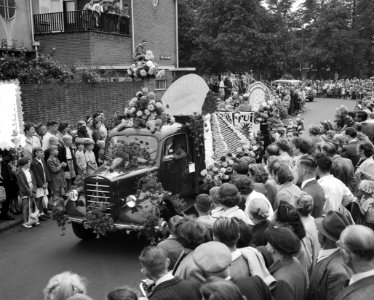 Bloemencorso Hilversum, Bestanddeelnr 905-2833