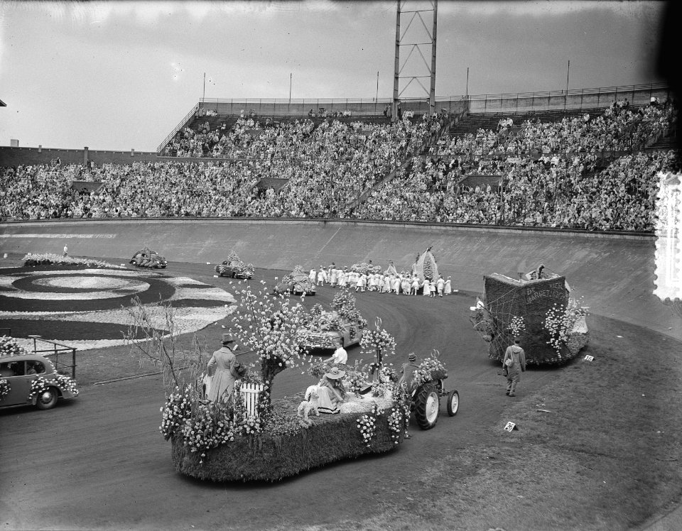 Bloemencorso Stadion Amsterdam, Bestanddeelnr 905-2956