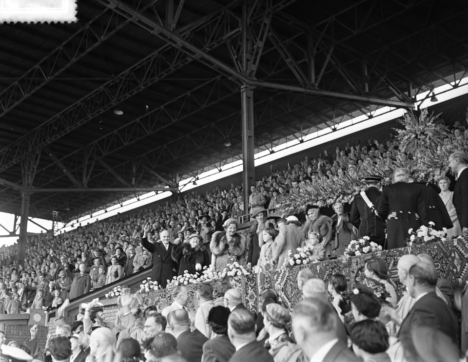 Bloemenfeest in Stadion, Bestanddeelnr 905-9495