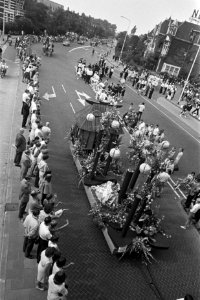 Bloemencorso in teken van Pilgrim Fathers in Leiden, Bestanddeelnr 923-7204