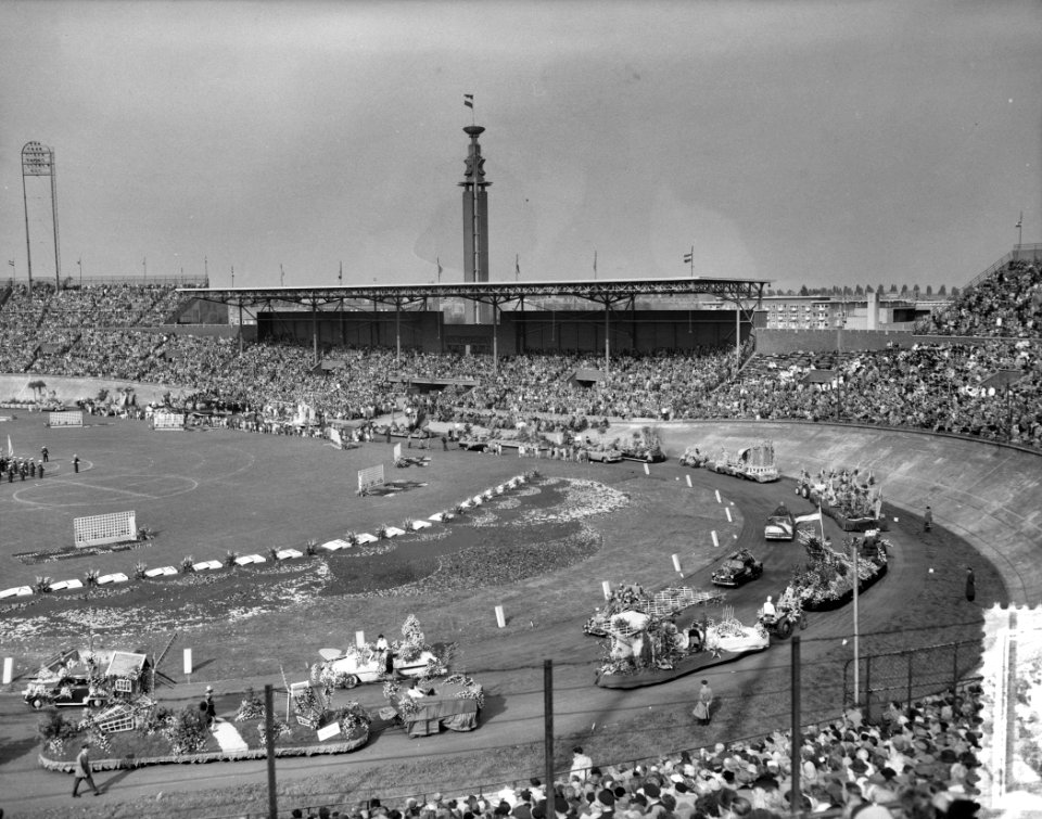Bloemencorso Amsterdam Olympisch Stadion, Bestanddeelnr 907-9749