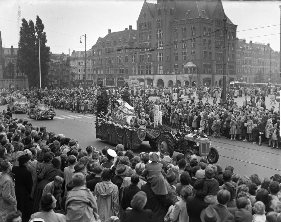 Bloemencorso van Aalsmeer te Amsterdam, Bestanddeelnr 904-1766