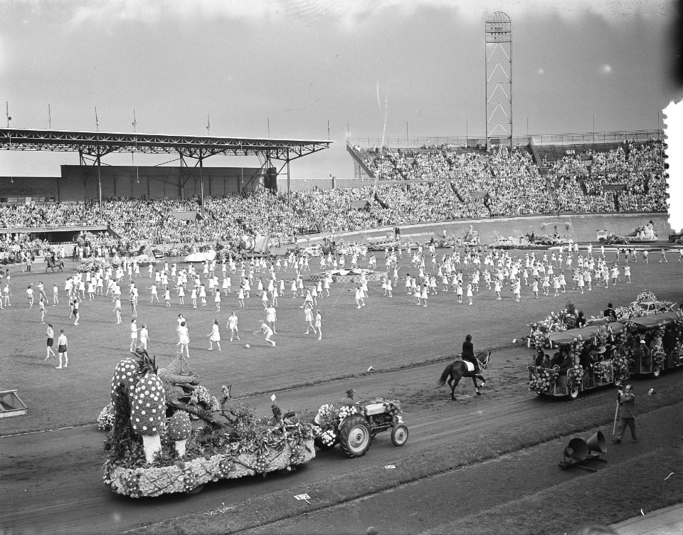 Bloemencorso Stadion Amsterdam, Bestanddeelnr 905-2958
