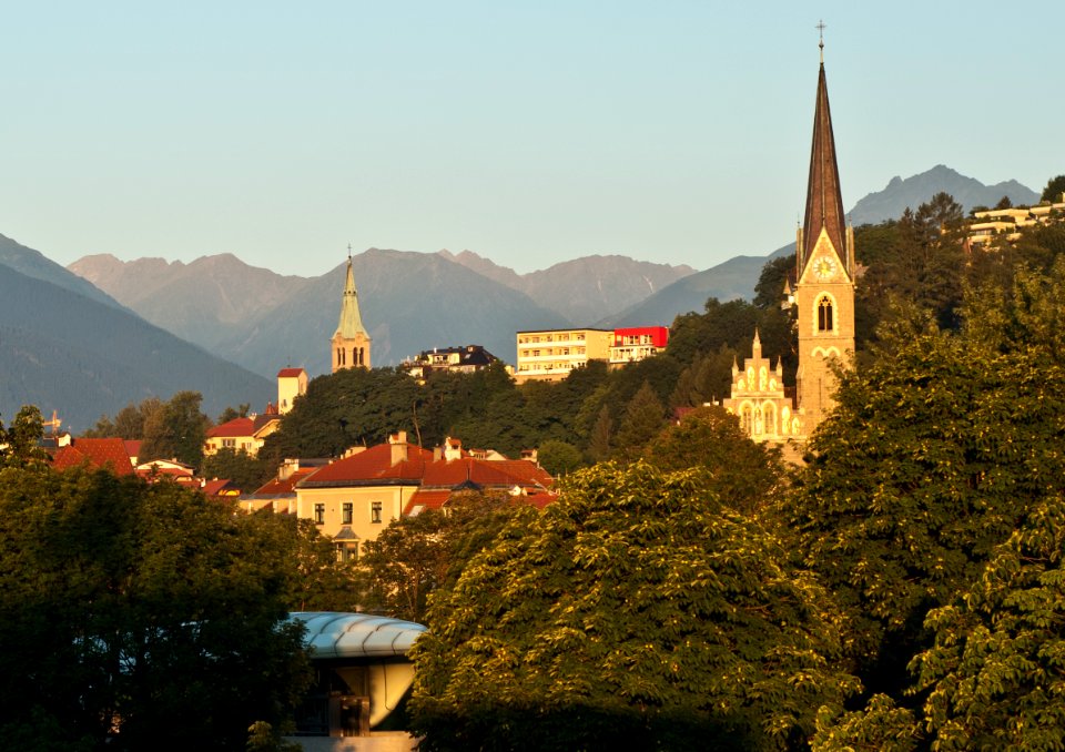 Blick vom Rennweg auf Hötting im Morgenlicht