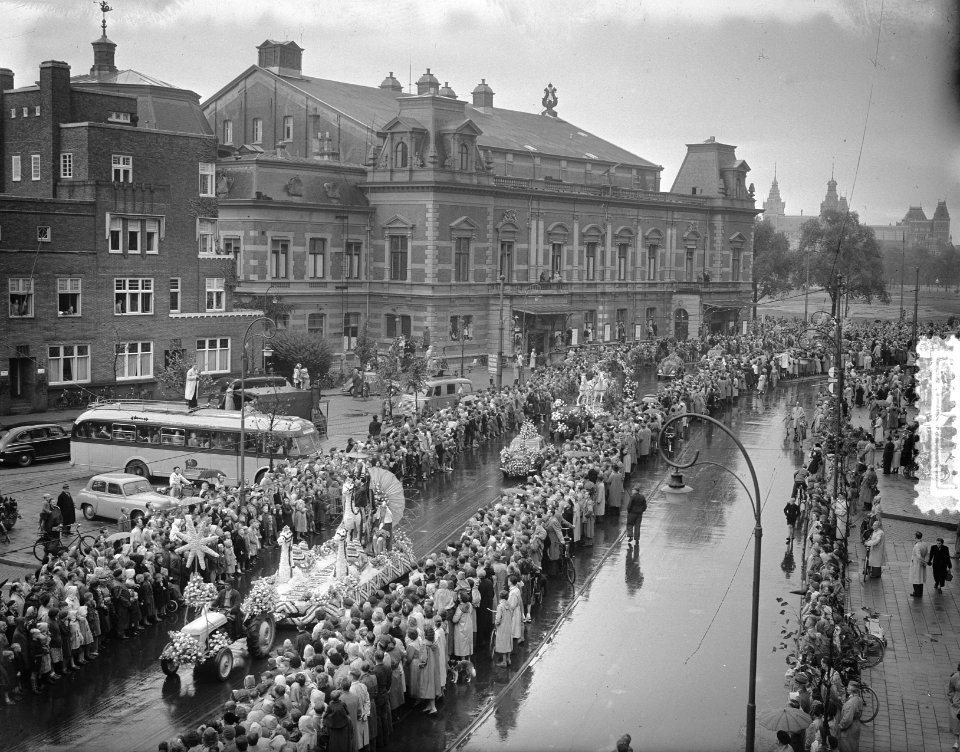 Bloemencorso Stadion Amsterdam voor Concertgebouw, Bestanddeelnr 905-2964