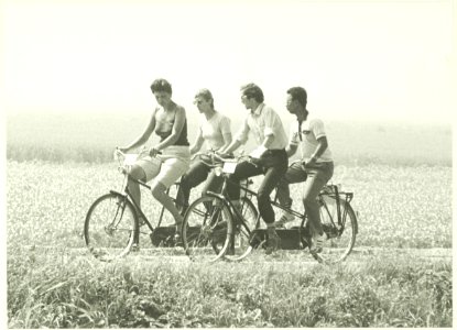 Blindenfietstocht. NL-HlmNHA 5400467061