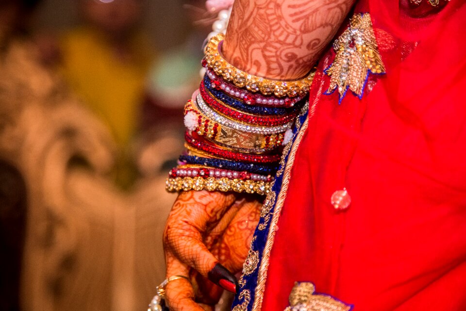 Marriage hand painting woman