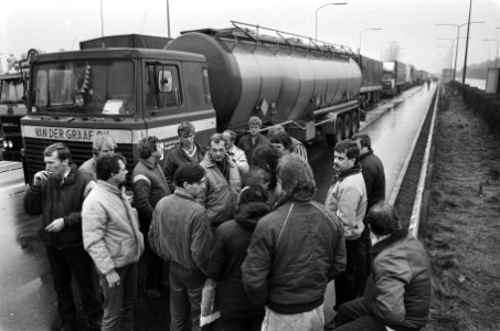 Blokkade-acties van vrachtwagenchauffeurs om de CAO-eisen kracht bij te zetten, Bestanddeelnr 933-5148