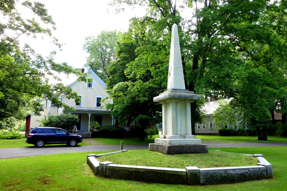 Bloody Brook Monument - South Deerfield, MA - DSC07427