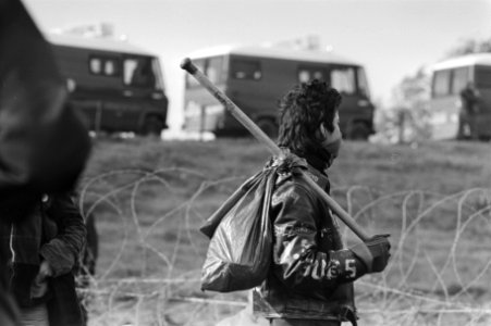 Blokkade kerncentrale te Dodewaard, een van de zeer weinige militante demonstr, Bestanddeelnr 931-0930