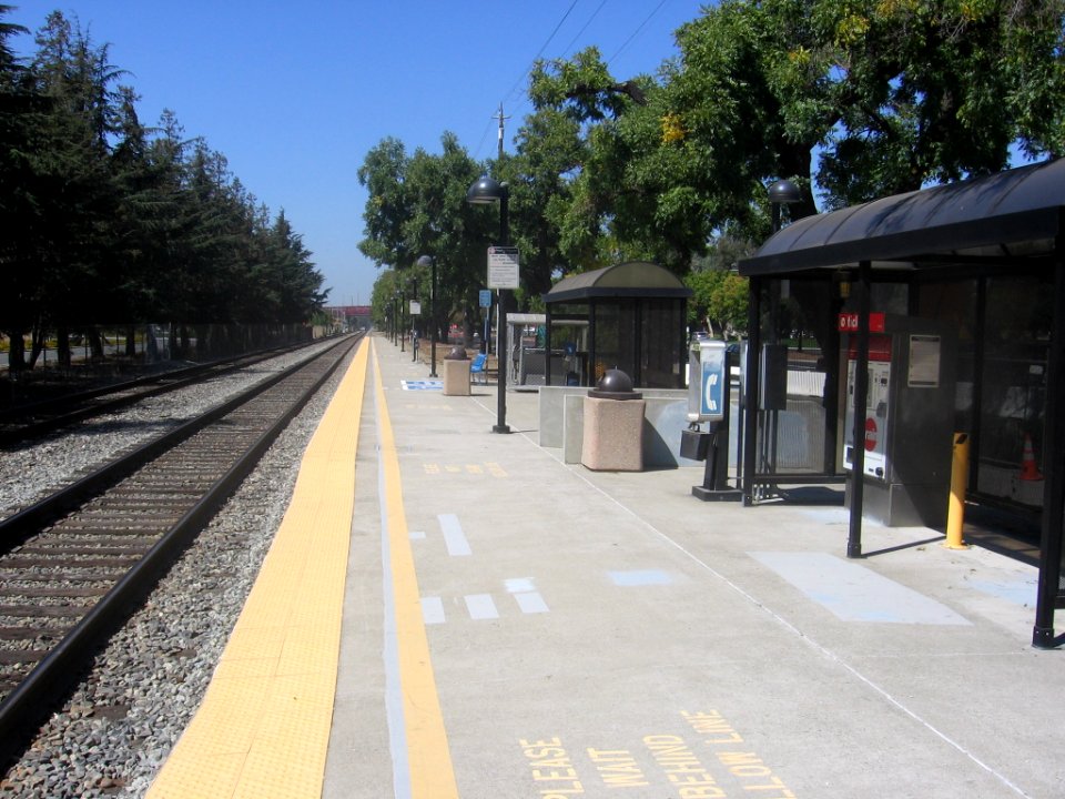 Blossom Hill Caltrain station 1402 07