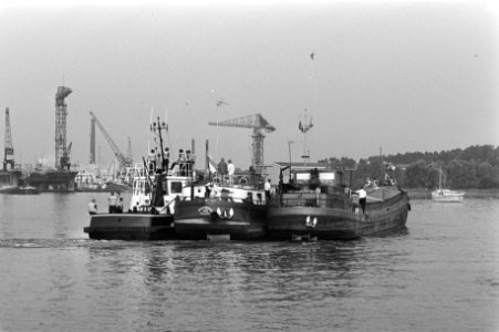 Blokkade door binnenvaartschepen, Bestanddeelnr 931-6255 photo