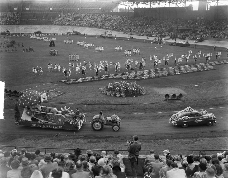 Bloemencorso van Aalsmeer te Amsterdam, Bestanddeelnr 904-1763
