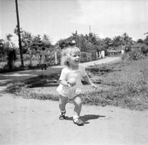 Blond kindje in Suriname, Bestanddeelnr 252-6861