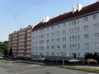 Blok panelových domů, napravo od sídla Policie ČR v Teplicích A