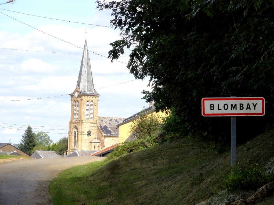 Blombay (Ardennes) city limit sign