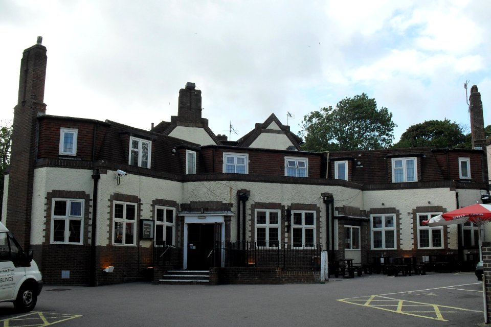 Black Lion Inn and Restaurant, London Road, Patcham (August 2010) (2)