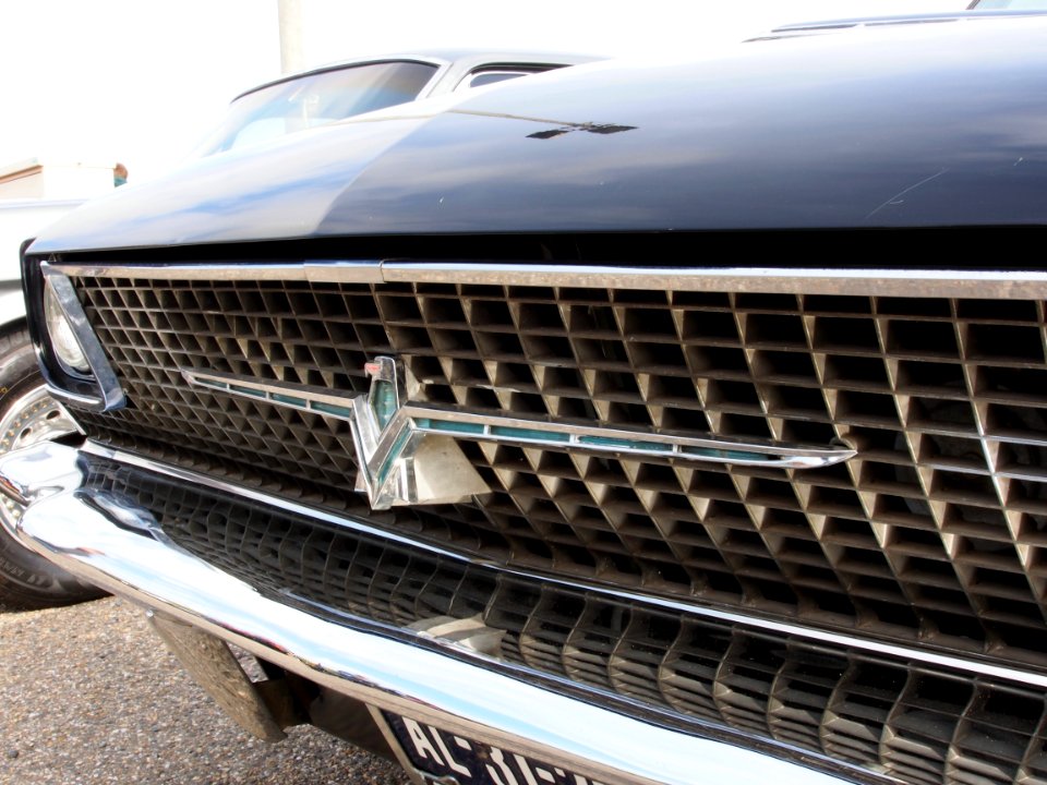 Black 1966 Ford thunderbird ornament pic7