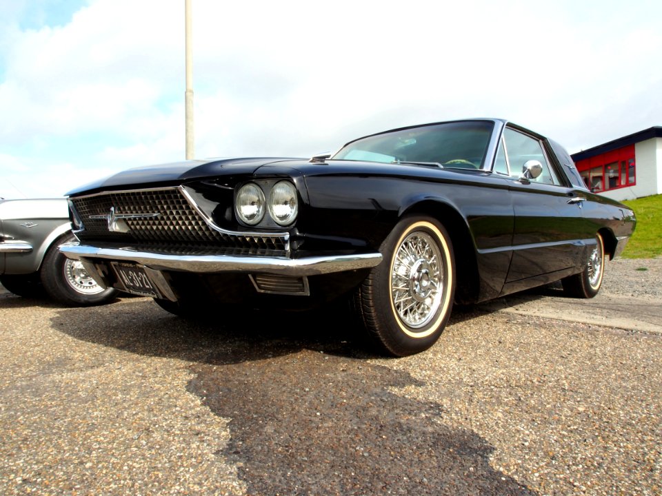 Black 1966 Ford thunderbird pic3