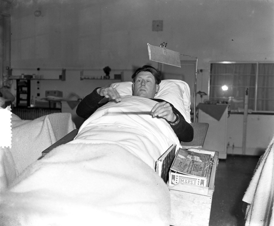 Blaas-Maal mondorgelorkest in Sanatorium Julianaoord Laren, Bestanddeelnr 906-0976