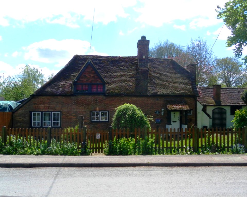 Black Dog Cottage, Hollybush Lane, Northgate, Crawley (IoE Code 363356)