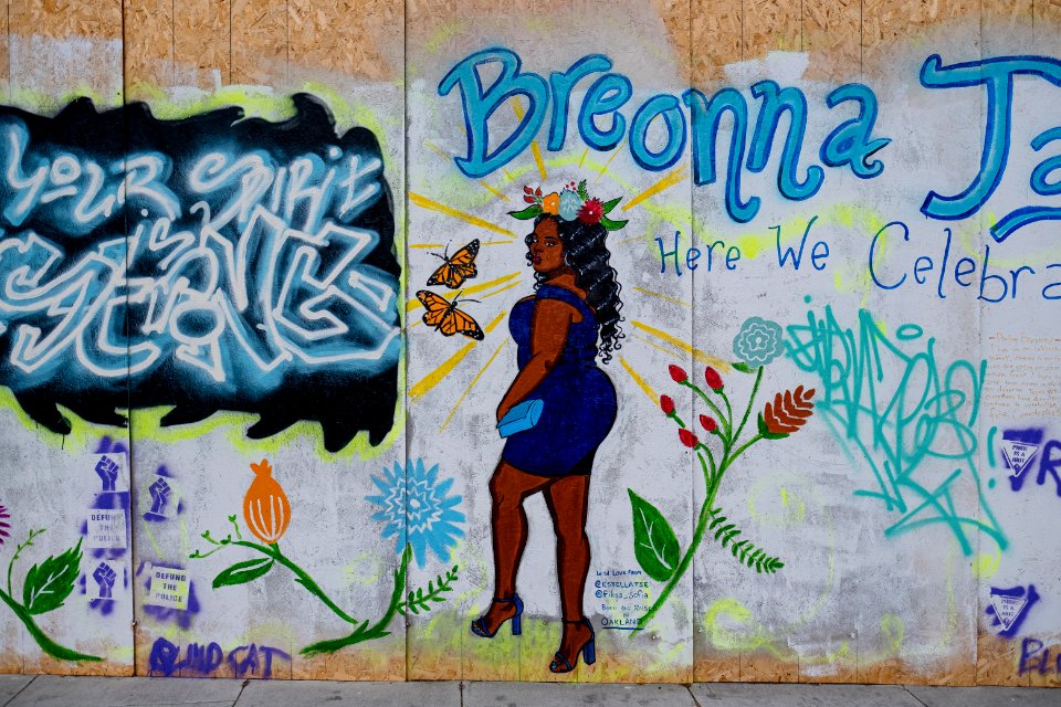 Black Lives Matter mural artwork in Oakland, California 08