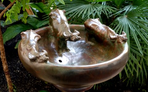 Birdbath detail - Vizcaya Museum and Gardens - Miami, Florida - DSC08483