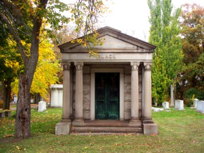 Black Mausoleum, Homewood Cemetery, 2015-10-29, 01