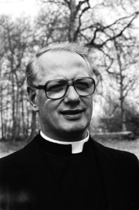 Bisschoppenconferentie in Maarsen. Bisschop Simonis, Bestanddeelnr 932-0909