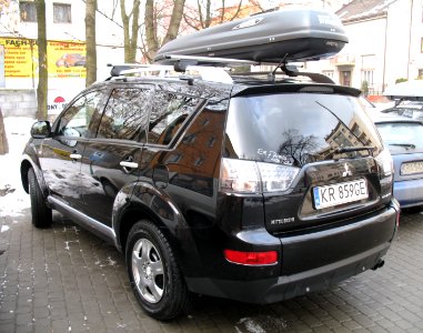 Black Mitsubishi Outlander in Kraków (3) photo
