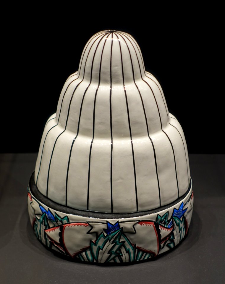 Biscuit box for the Hermann Bahlsen Company, by Emanuel Josef Margold, c. 1912-1915, tinplate and paper - Museum Künstlerkolonie Darmstadt - Mathildenhöhe - Darmstadt, Germany - DSC06083