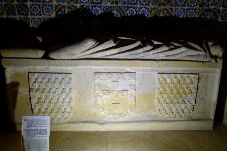 Bishop Tibúrcio tomb - Sé Velha - Coimbra, Portugal - DSC09792