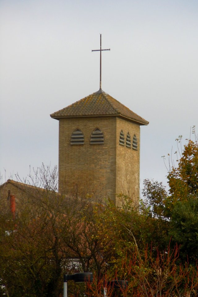 Bishop Hannington Memorial Church, Nevill Avenue, West Blatchington (NHLE Code 1298638) (October 2014) (4)