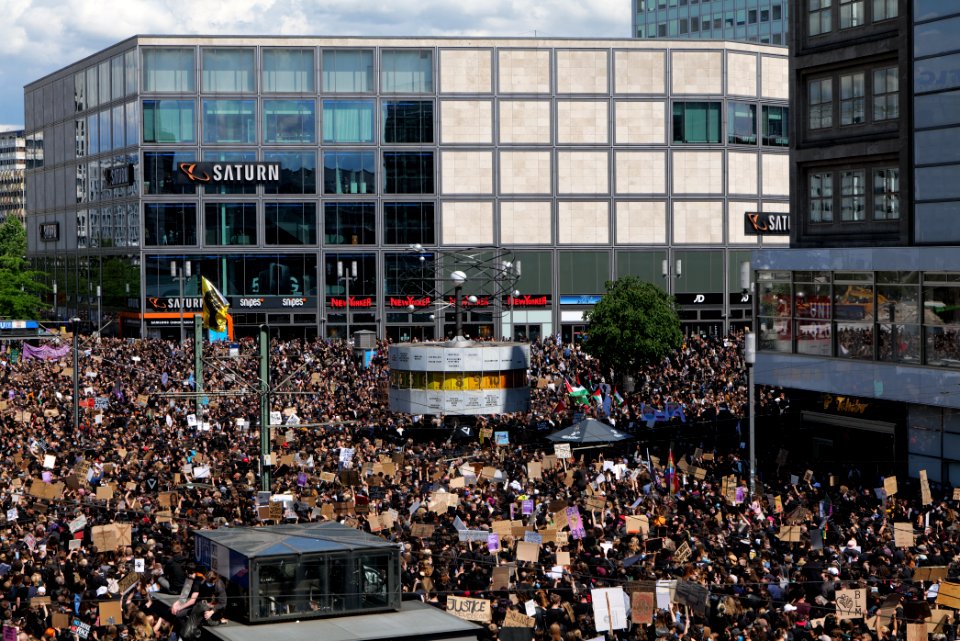 BlackLivesMatter protest Alexanderplatz Berlin 2020-06-06 35