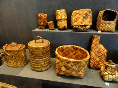 Birch-bark vessels and containers - National Museum of Finland - DSC04275