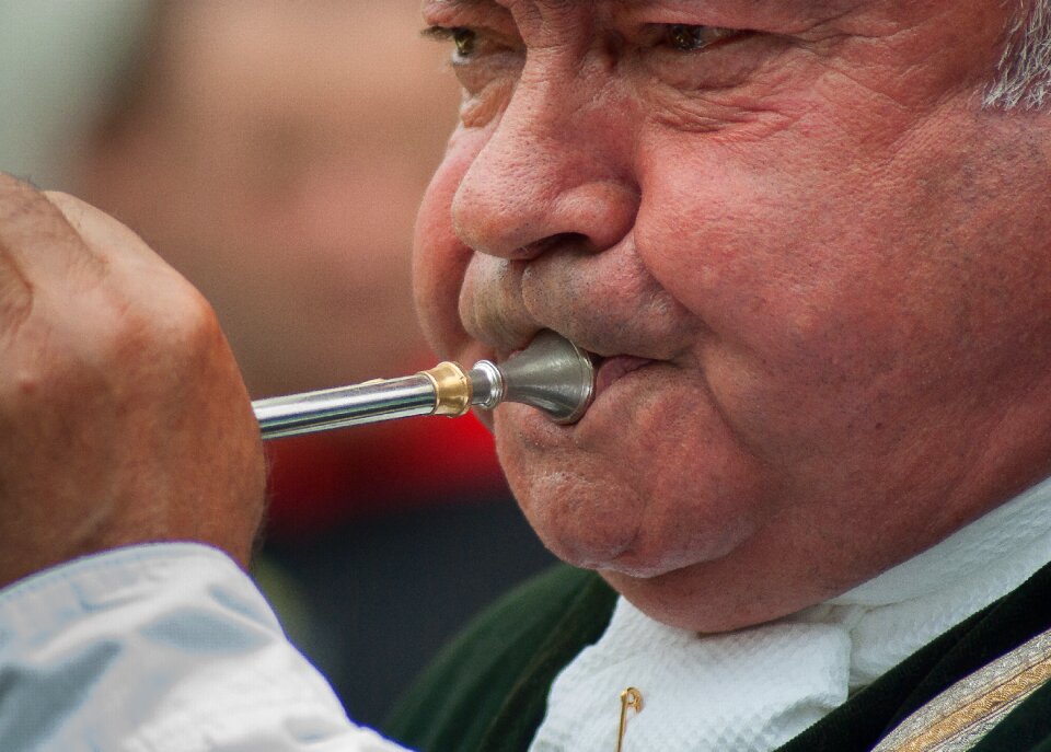 Trunk wind instrument blow